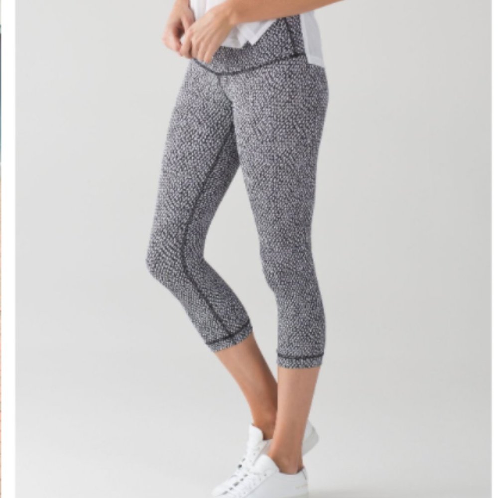 Lululemon Wunder Under Crop III Scatter Star Print
